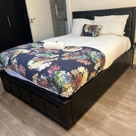 Luxury Double Room W/ Private Bathroom Эдинбург Экстерьер фото