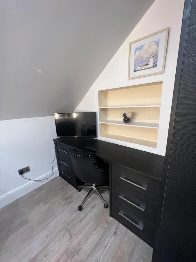 Luxury Double Room W/ Private Bathroom Эдинбург Экстерьер фото